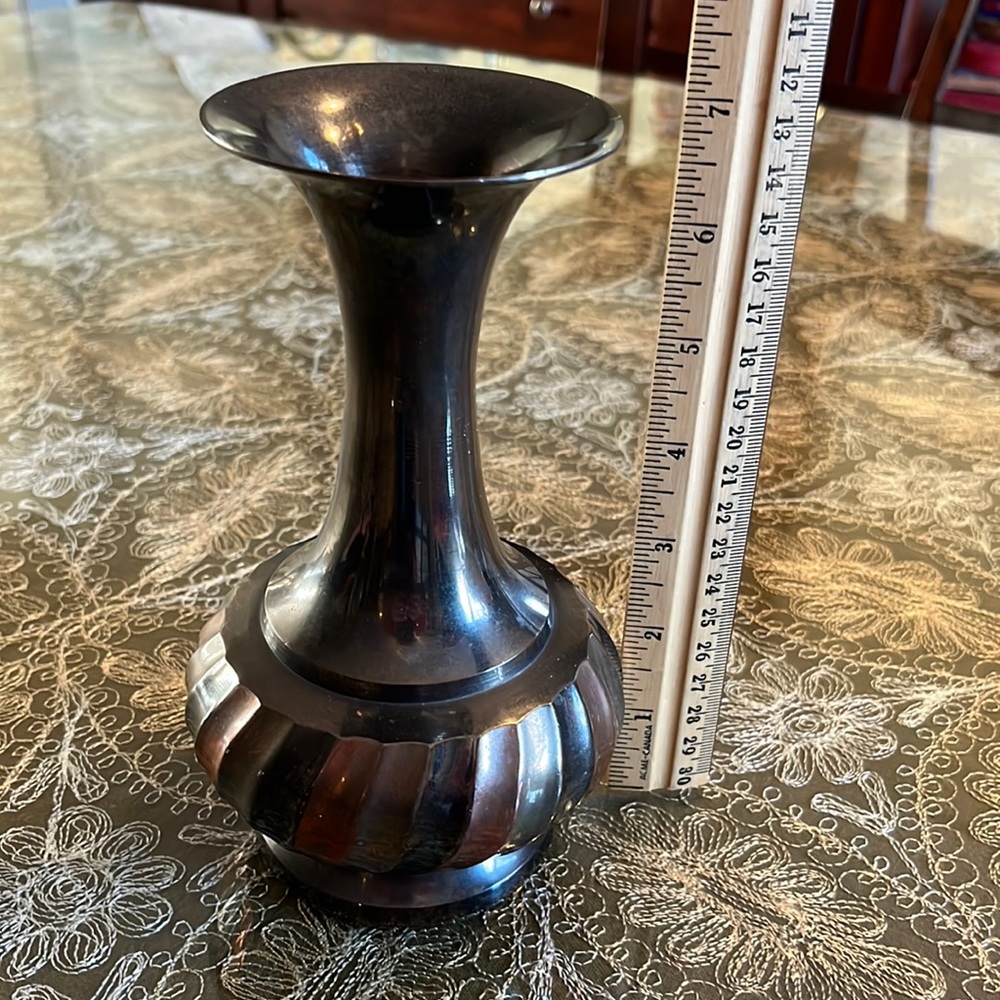 solid brass vase Approximately 7 inches tall
